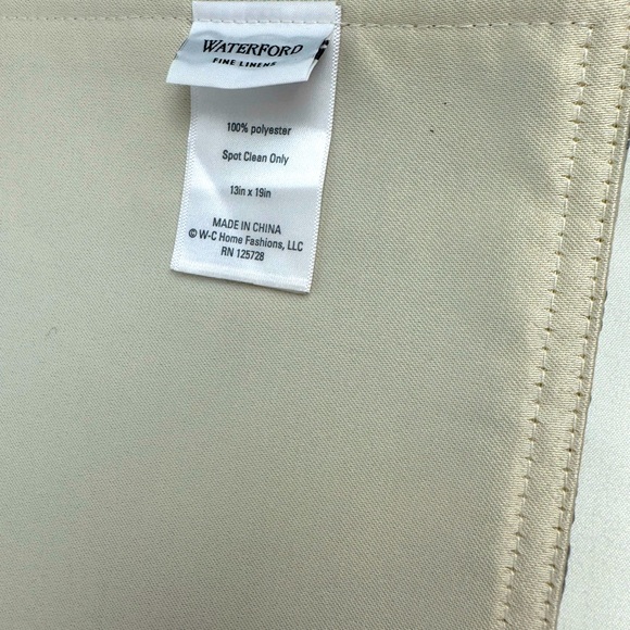 Waterford Jonet Placemats, Set of 6 in like new condition. - Picture 5 of 6